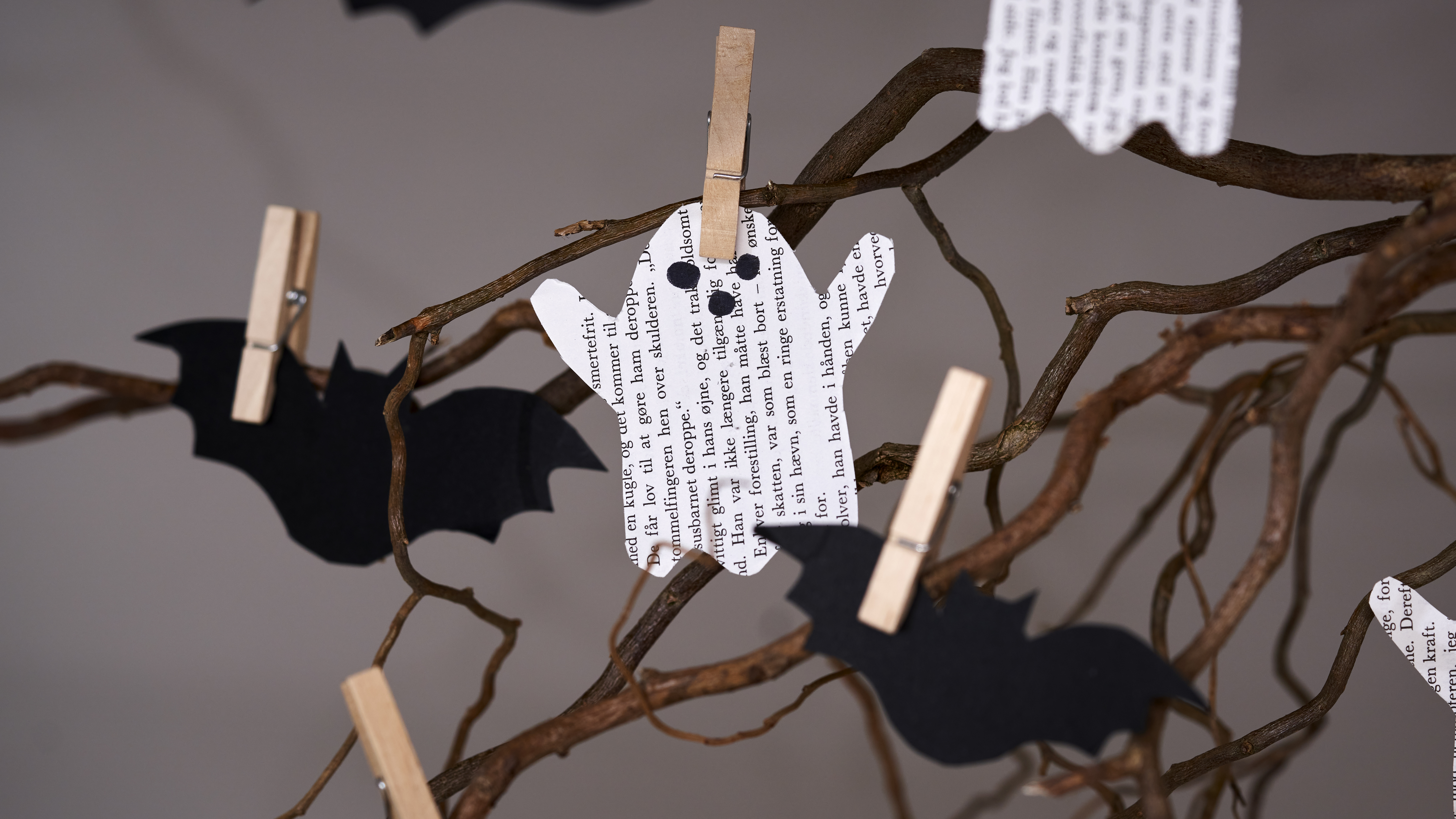 Cut Ghosts And Bats From Paper DIY From Sostrene Grene (3)