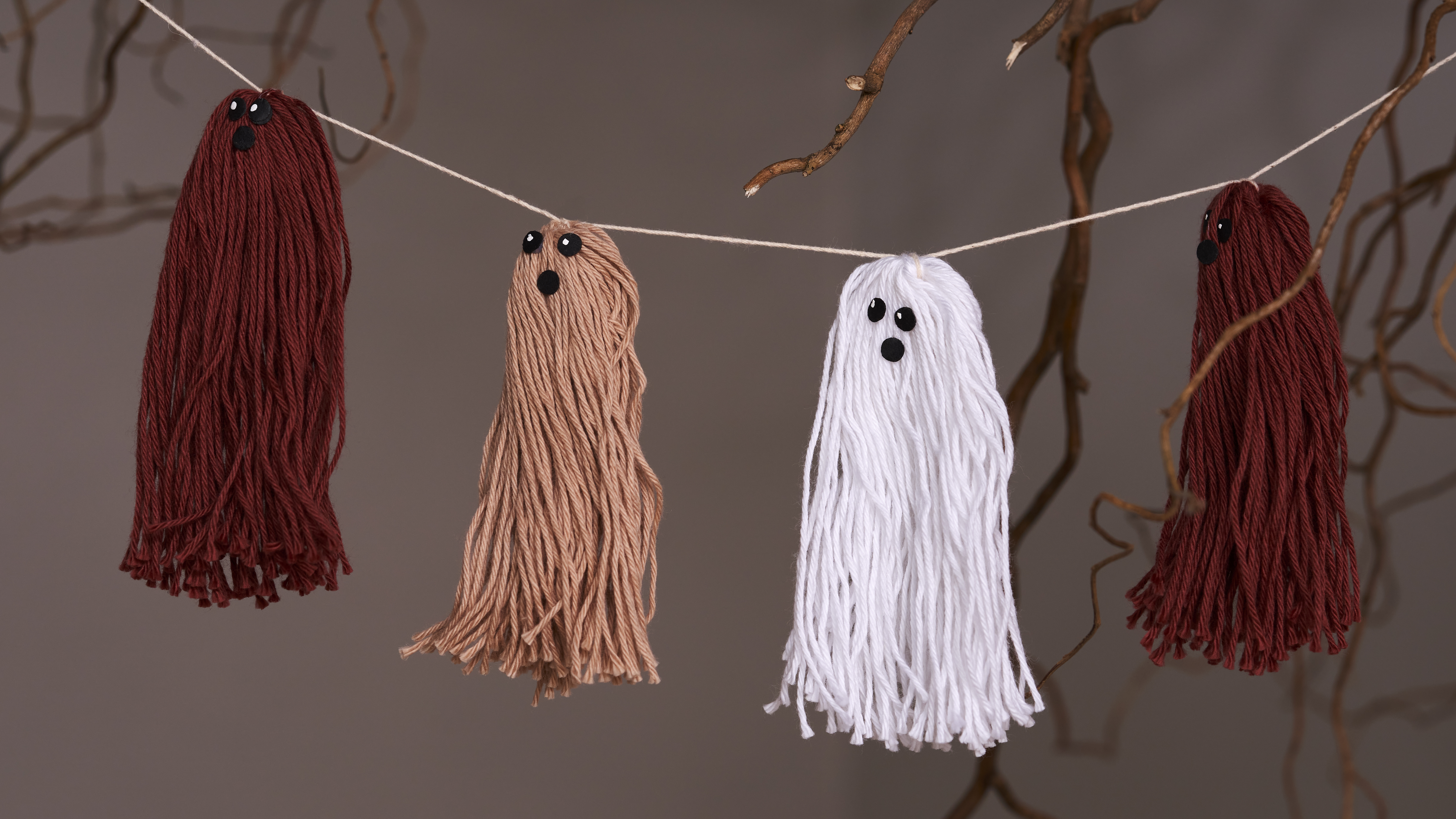 Garland With Little Yarn Ghosts DIY From Sostrene Grene (2)