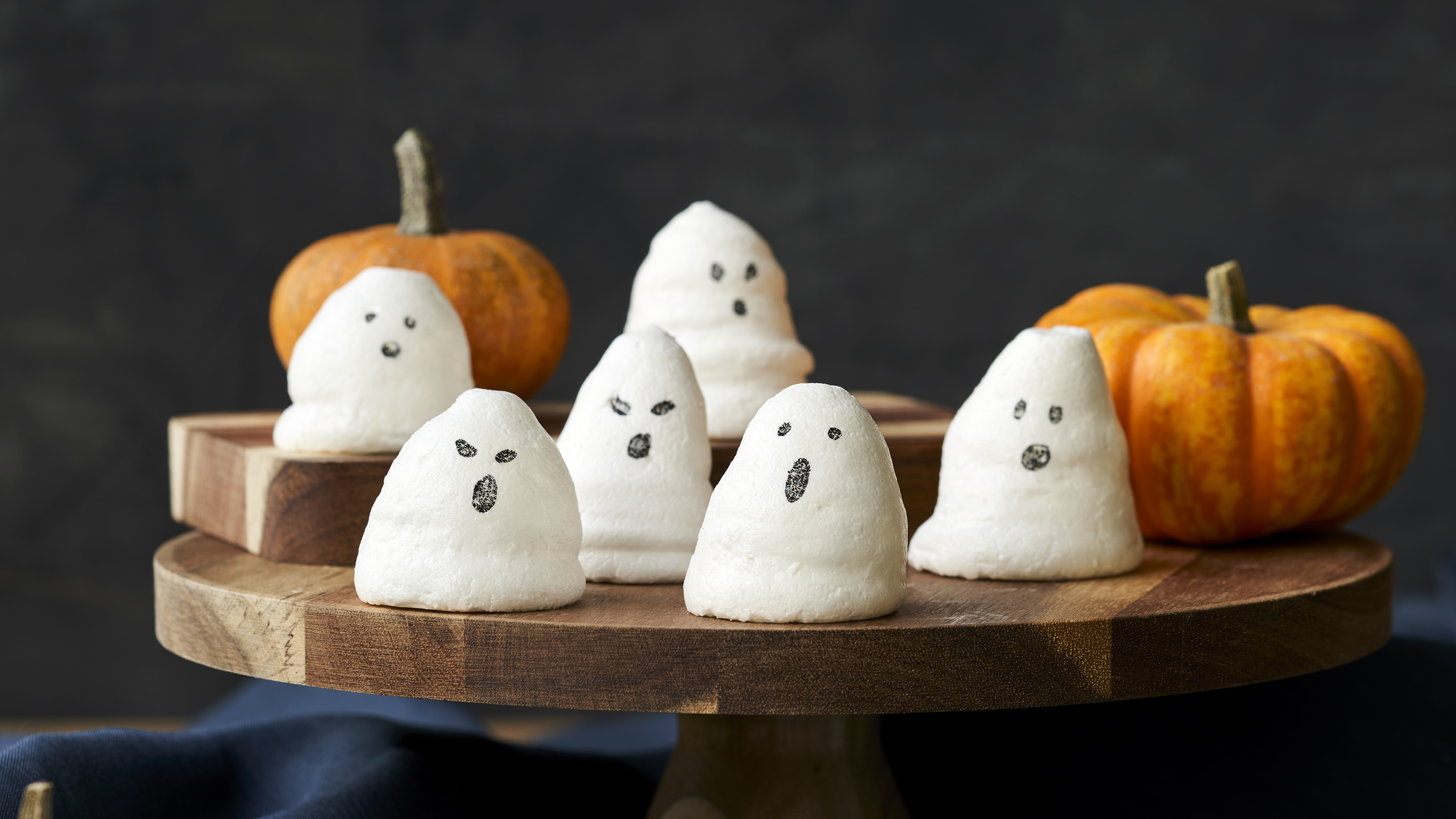 Meringue Ghosts DIY From Sostrene Grene (2)