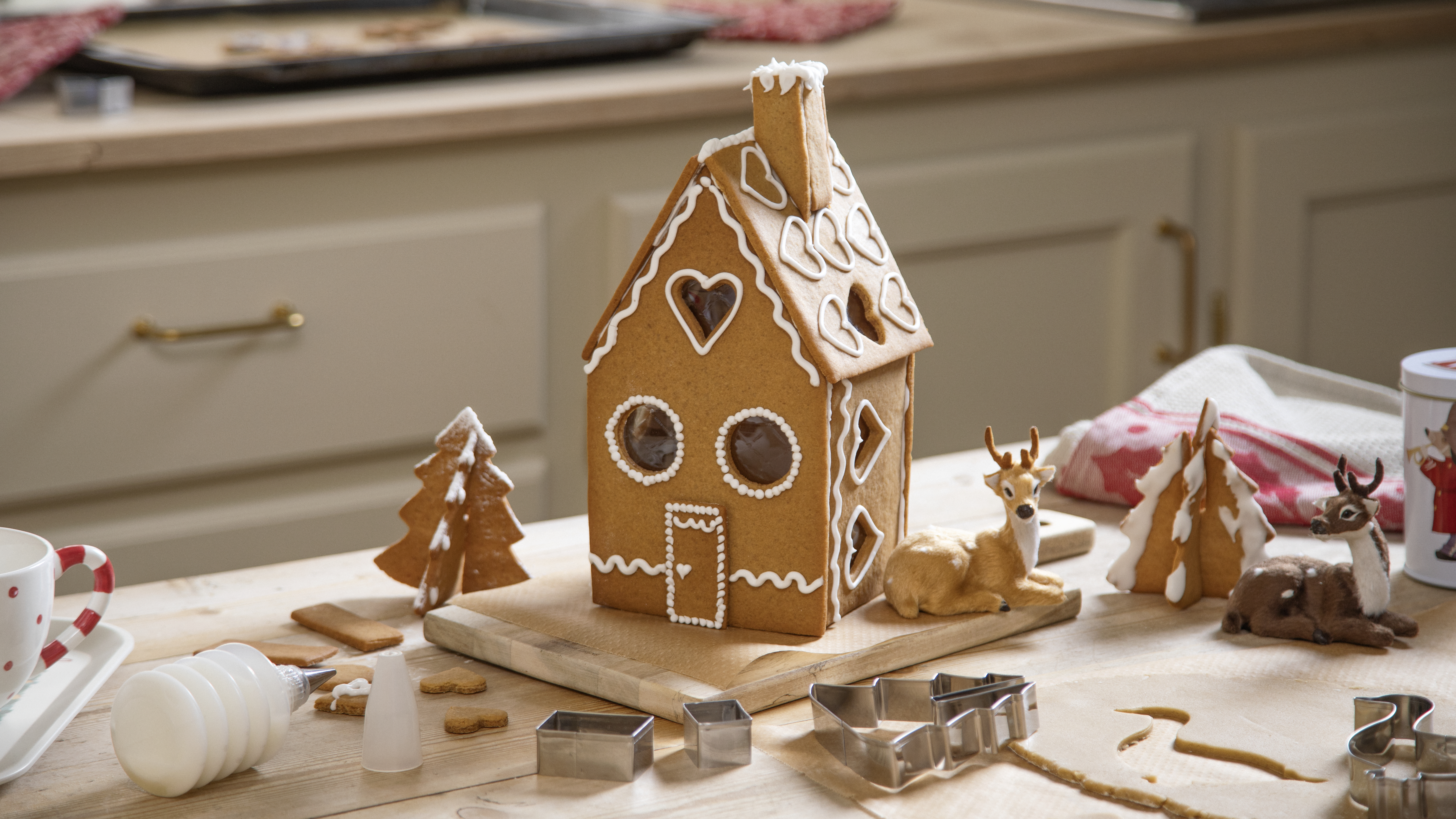 Gingerbread House (2)