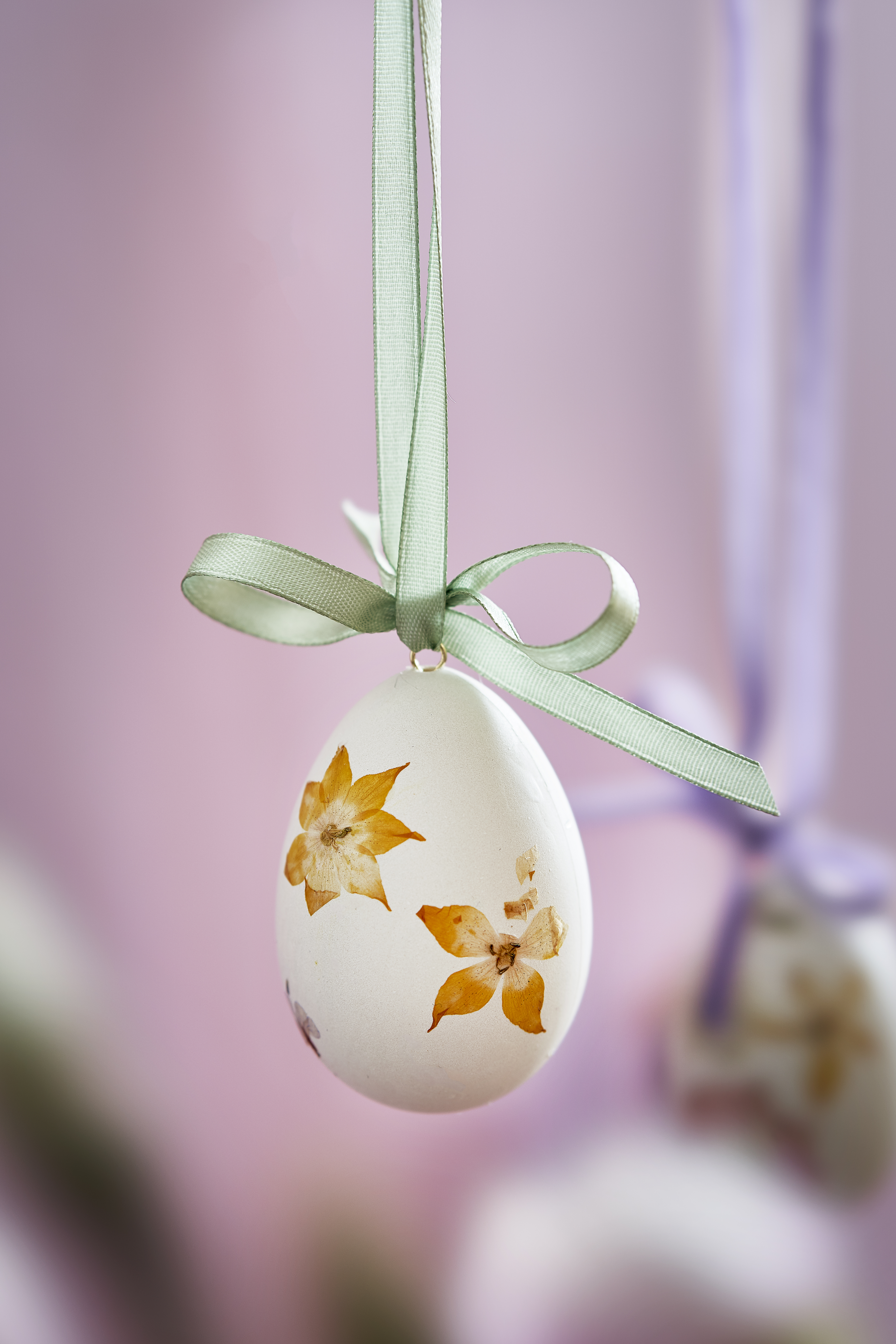 Easter Eggs With Pressed Flowers Easter At Sostrene Grene (3)