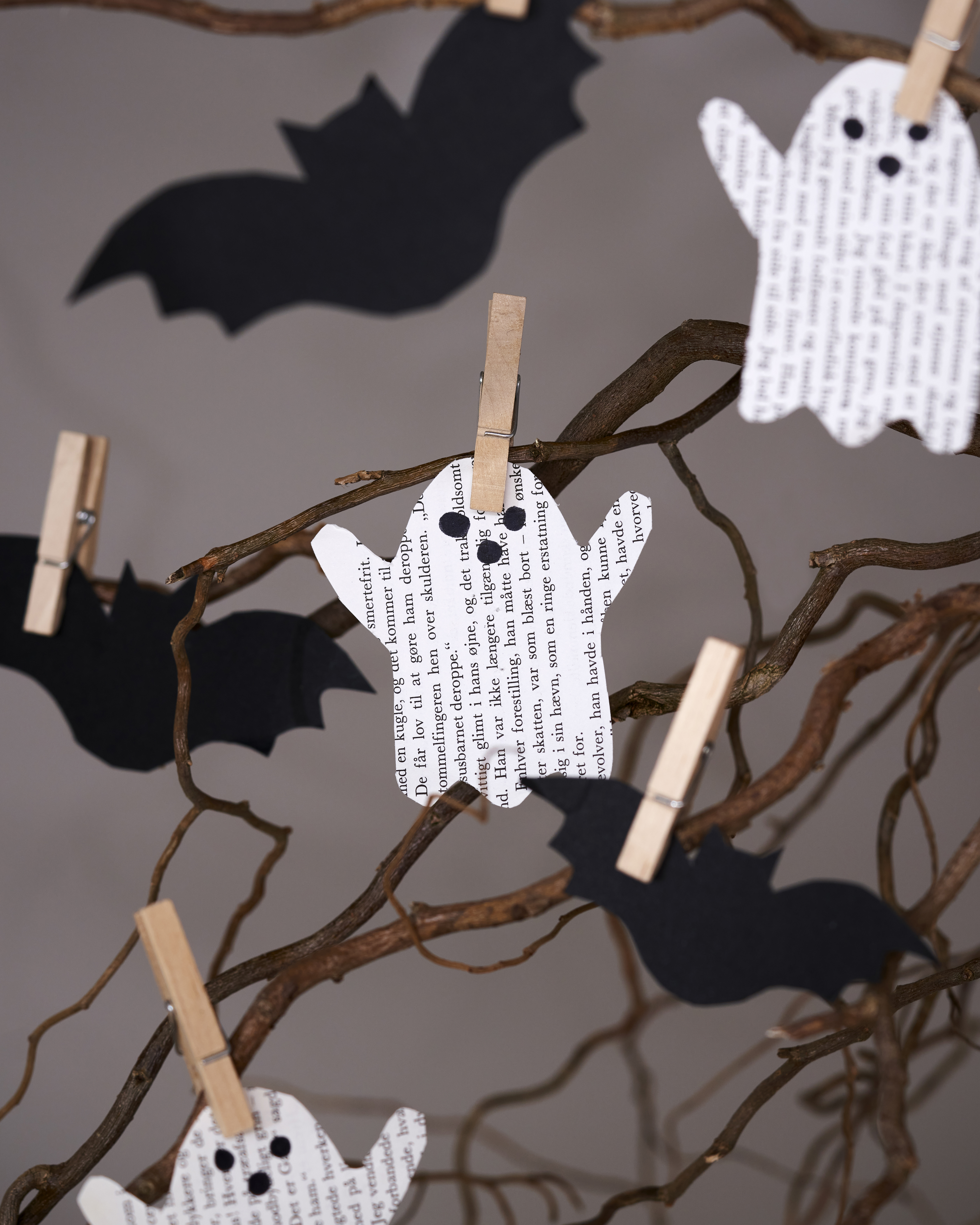 Cut Ghosts And Bats From Paper DIY From Sostrene Grene (1)