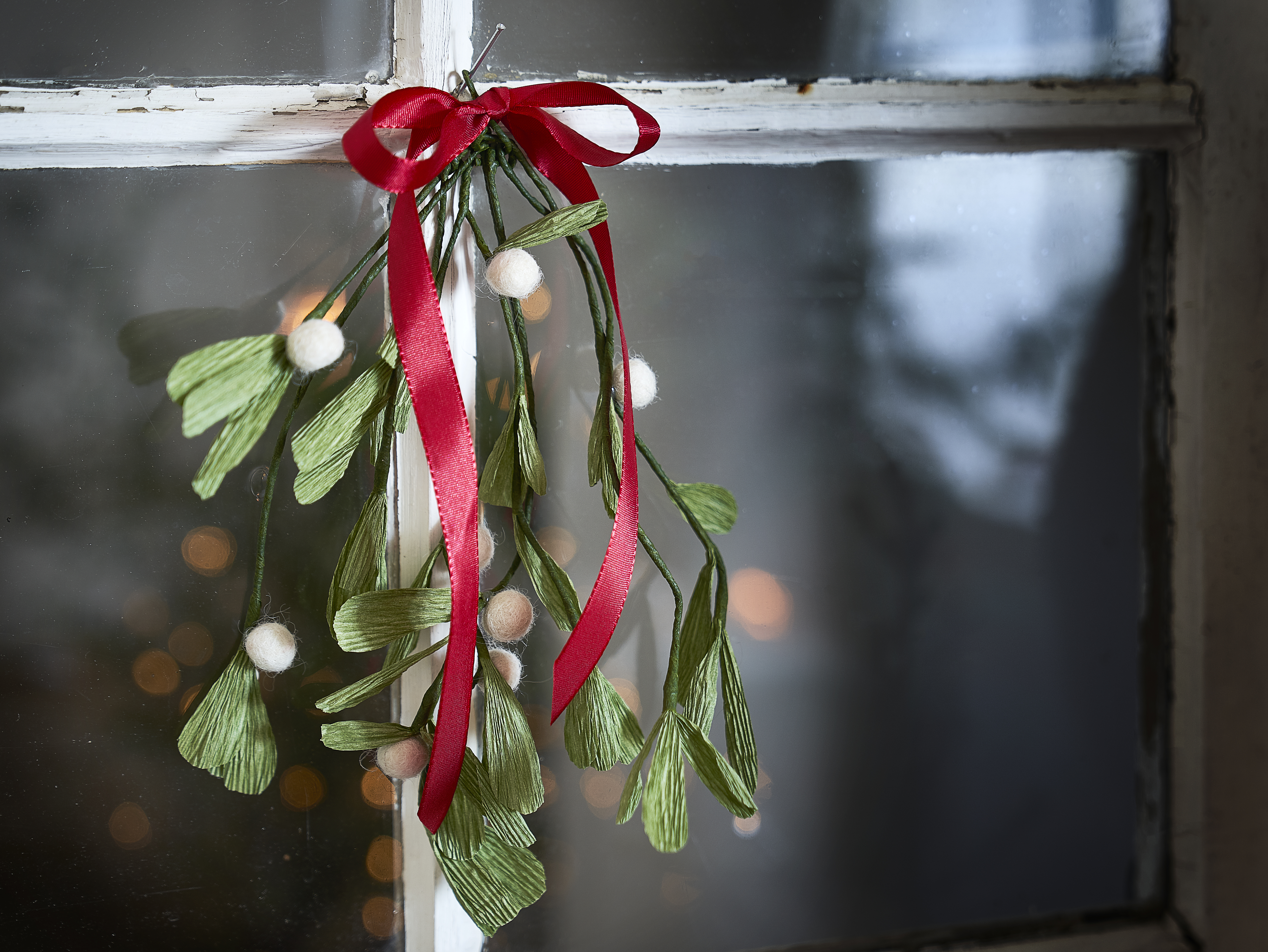 Create Crepe Paper Mistletoes 2