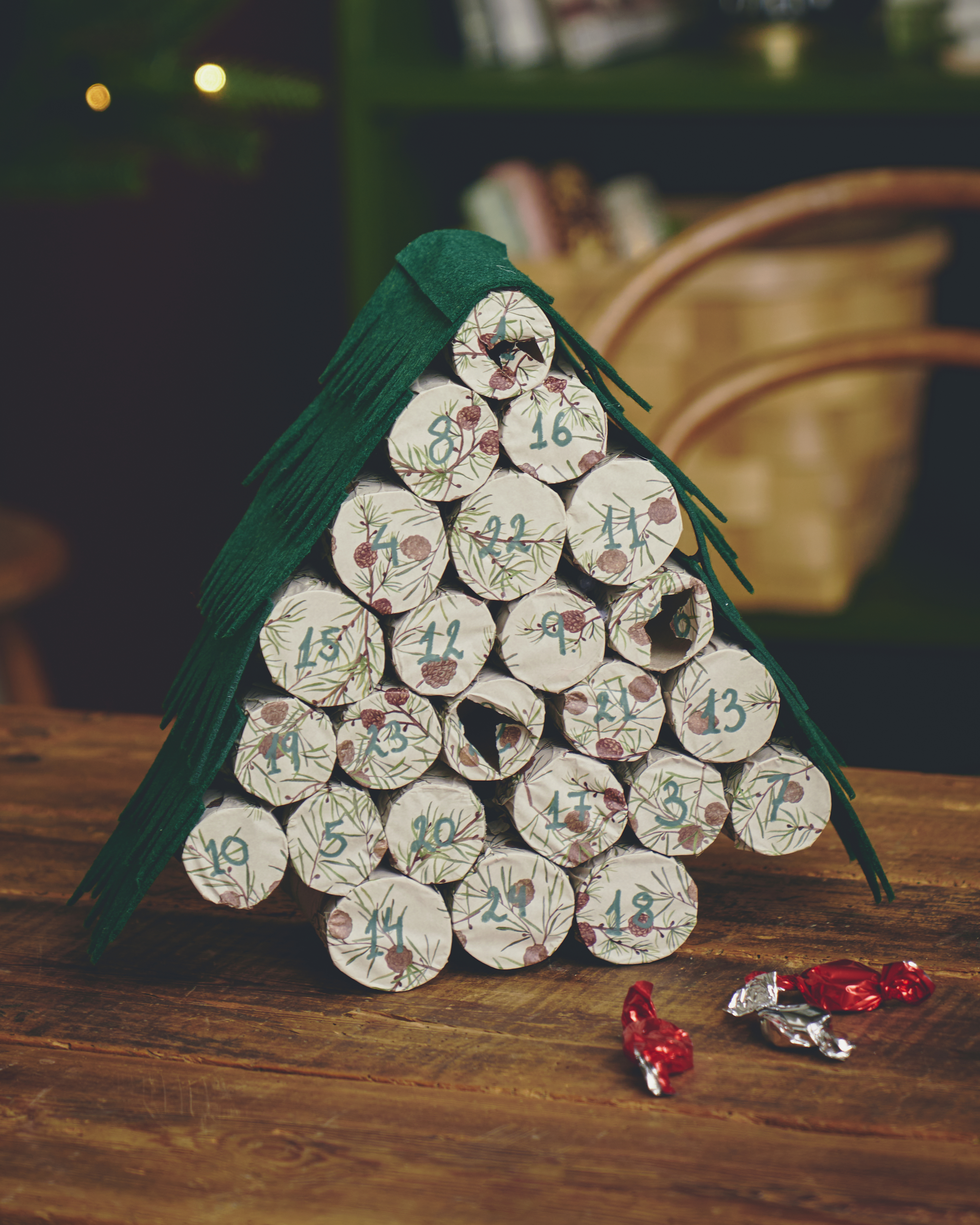 Advent Calendar From Toilet Rolls (3)