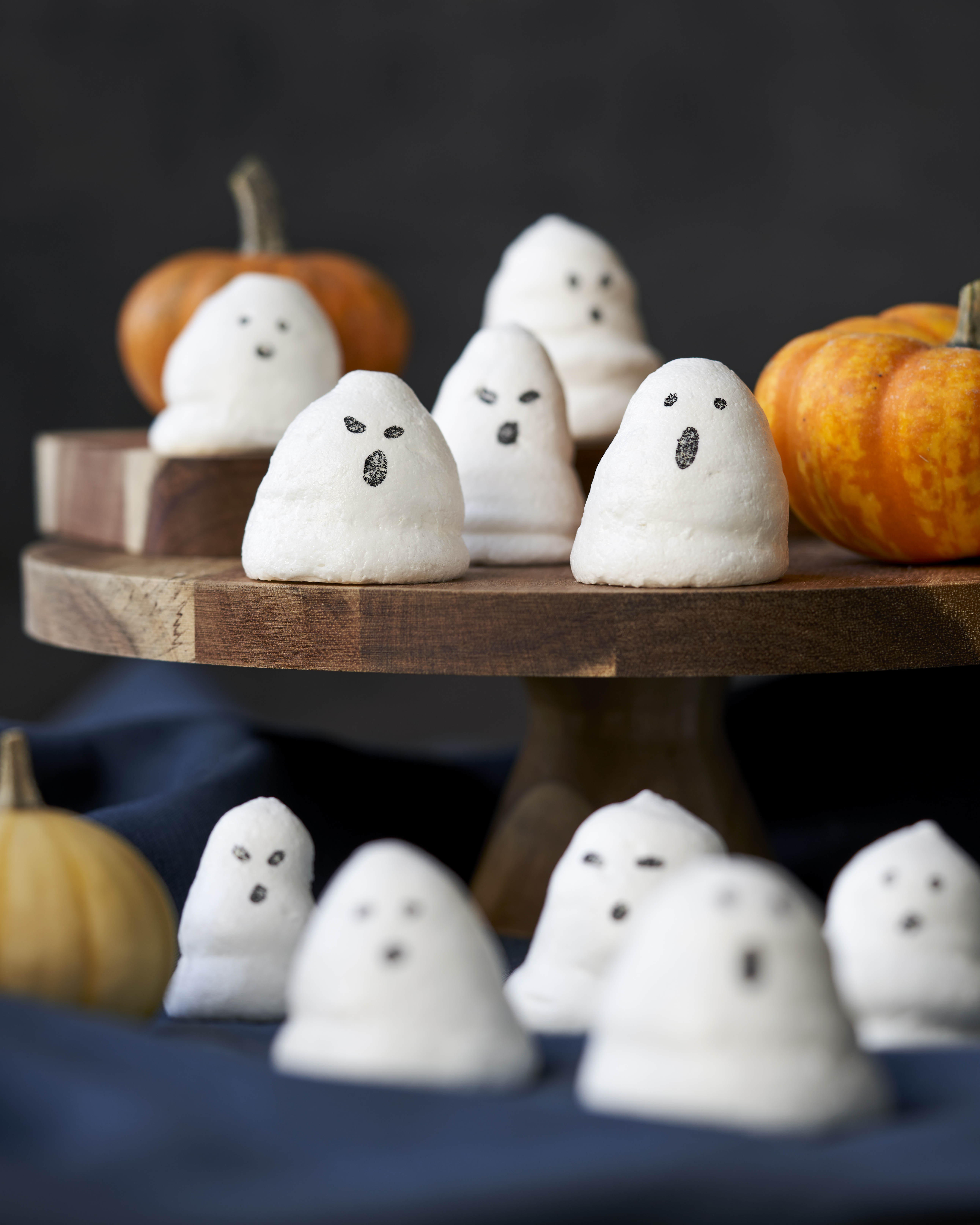 Meringue Ghosts DIY From Sostrene Grene (1)