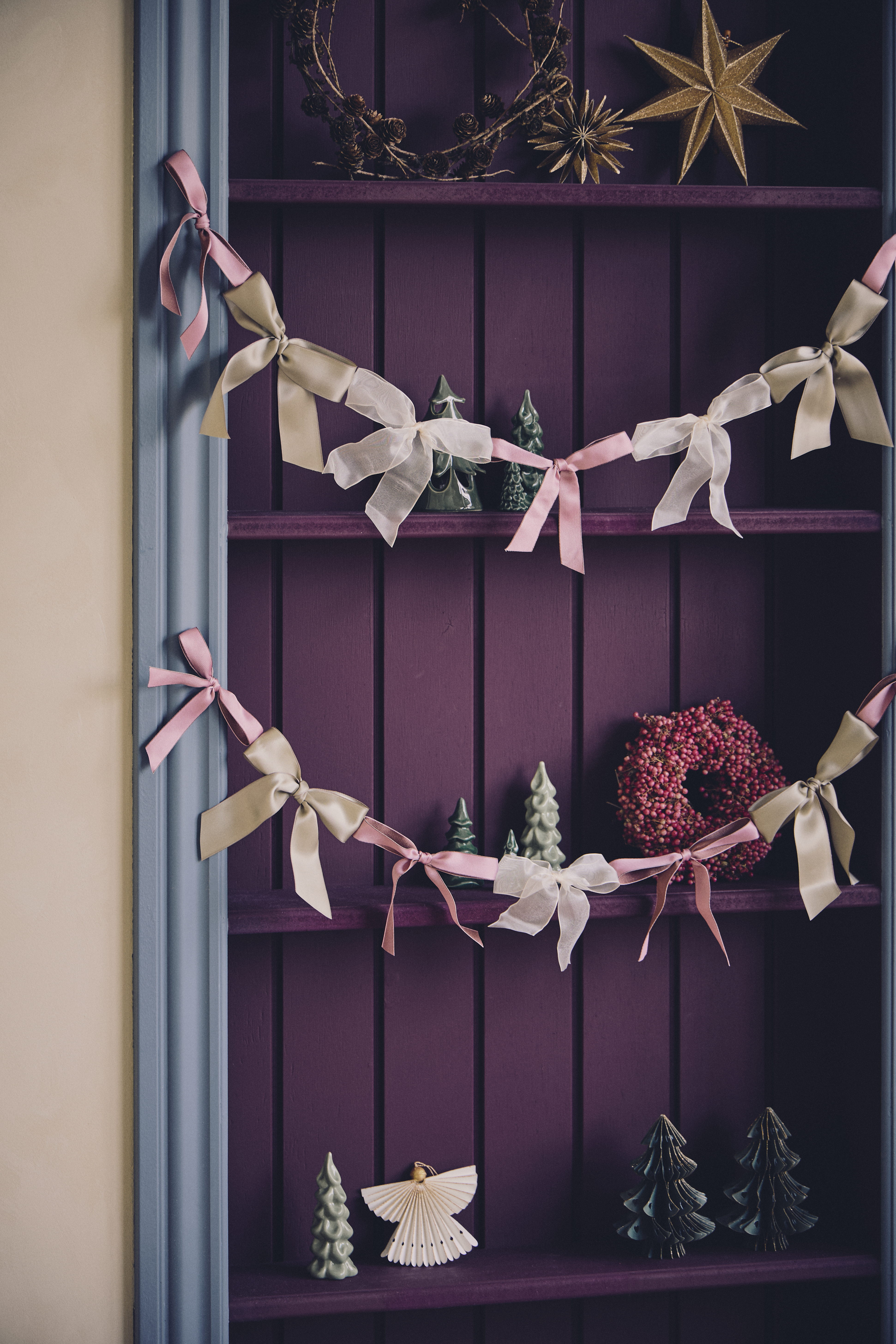 Garland With Bows (2)