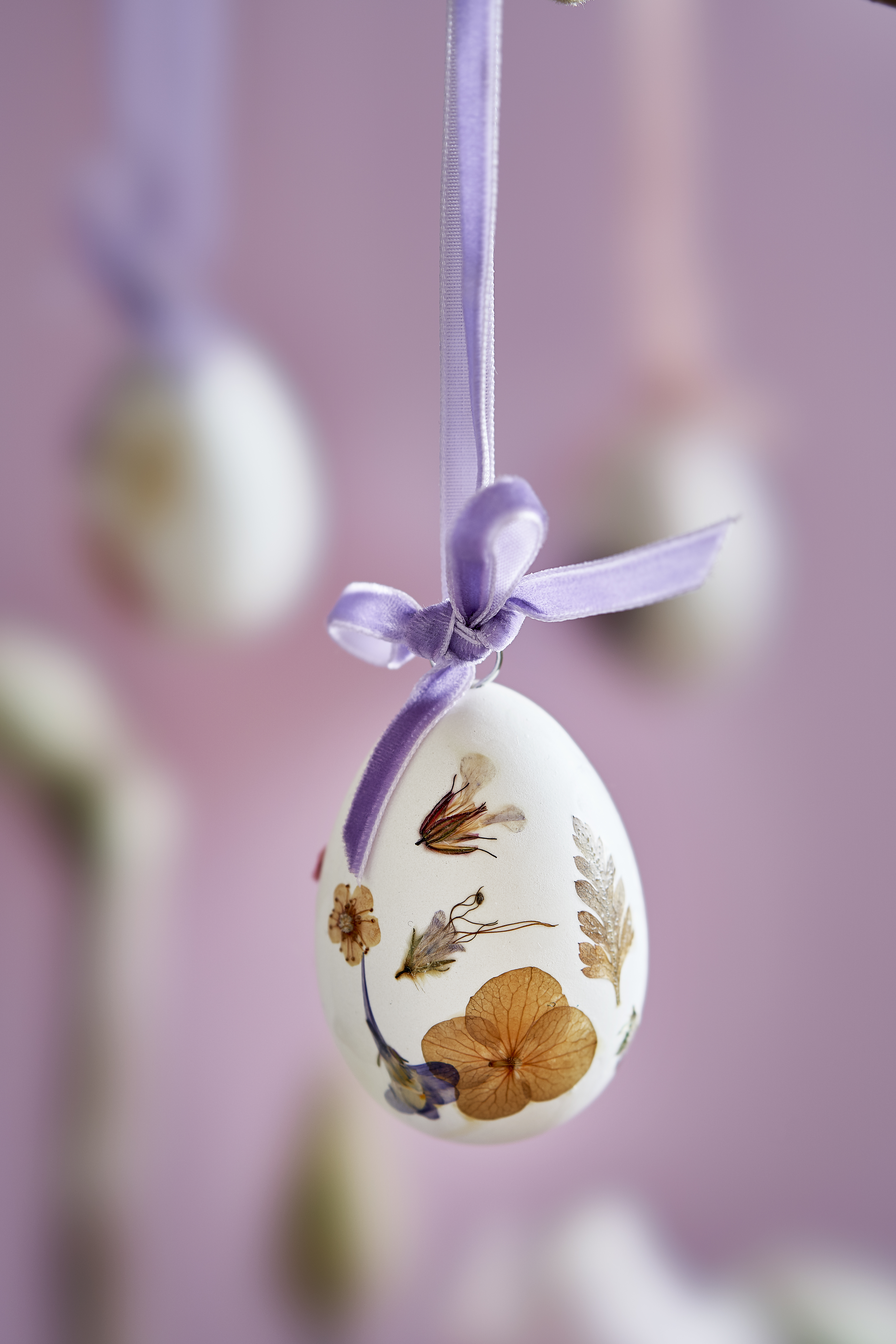 Easter Eggs With Pressed Flowers Easter At Sostrene Grene (2)